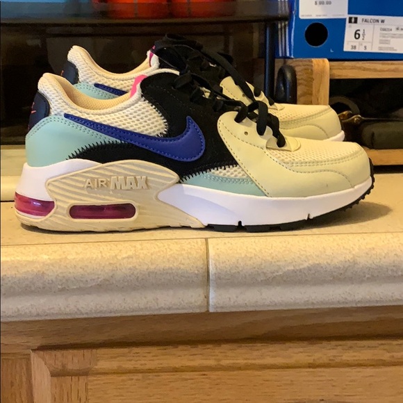 Nike Shoes - Nike shoes